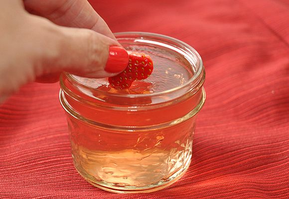 [Image: 2013-02-01-snow-globes-6-580x400.jpg]