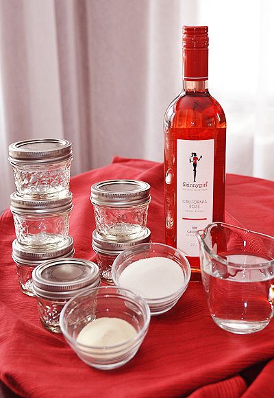 [Image: 2013-02-01-snow-globes-ingredients1-580x400.jpg]