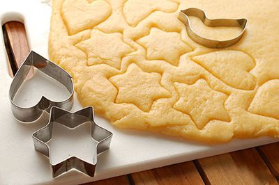 670px-Make-Butter-Cookies-Step-8.jpg
