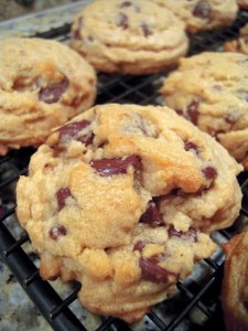 Cách làm bánh quy chocolae chip cookies đơn giản