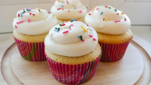 [Image: vanilla-cupcakes-2-1.jpg]