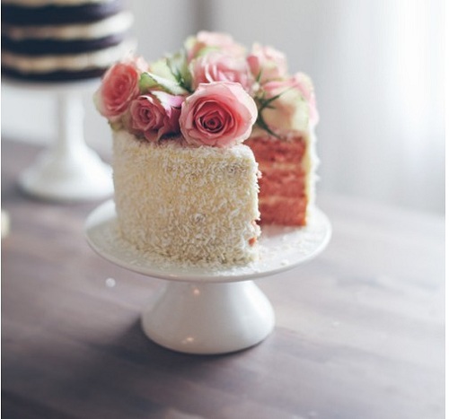 [Image: wedding-cakes-with-real-flower.jpg]