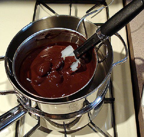 Cách làm chocolate valentine bằng cách đun cách thủy